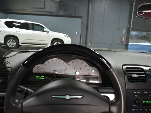 Used 2002 Ford Thunderbird image 30