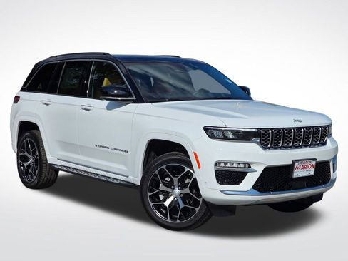 New 2025 Jeep Grand Cherokee Summit image 17