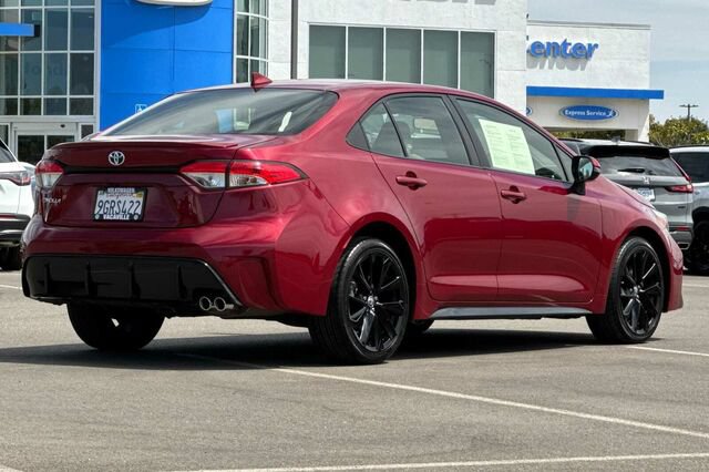 Used 2023 Toyota Corolla SE w/ Carpet Mat Package (TMS) FWD image 4