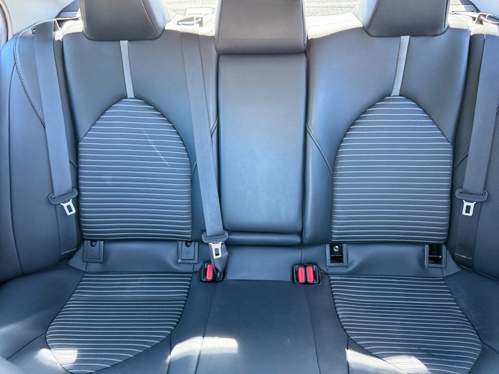 Used 2019 Toyota Camry SE FWD image 18