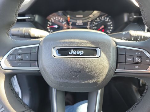 New 2026 Jeep Compass Latitude image 9