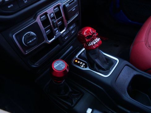 Used 2022 Jeep Gladiator Sport AWD/4WD image 21