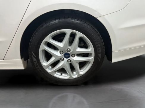 Used 2016 Ford Fusion SE FWD image 26