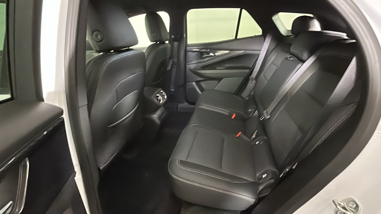 Used 2024 Chevrolet Blazer EV LT AWD/4WD image 33