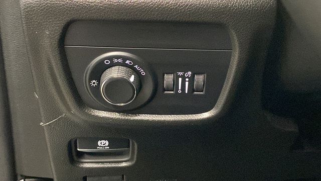 Used 2023 Jeep Grand Cherokee Altitude AWD/4WD image 30