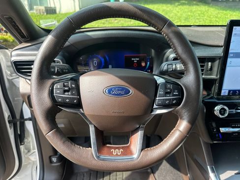 Used 2023 Ford Explorer King Ranch w/ Technology Package AWD/4WD image 14
