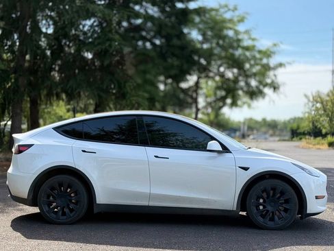 Used 2023 Tesla Model Y Long Range AWD/4WD image 6