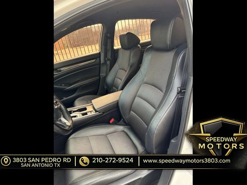 Used 2019 Honda Accord Sport image 9