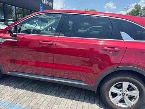 Used 2023 Kia Sorento LX FWD image 6