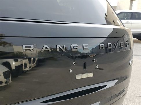 Certified 2023 Land Rover Range Rover SE image 9