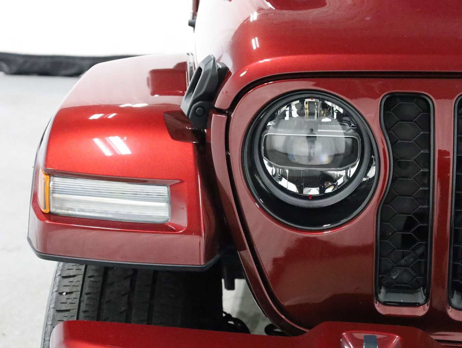 Used 2021 Jeep Wrangler Unlimited Sahara AWD/4WD image 15