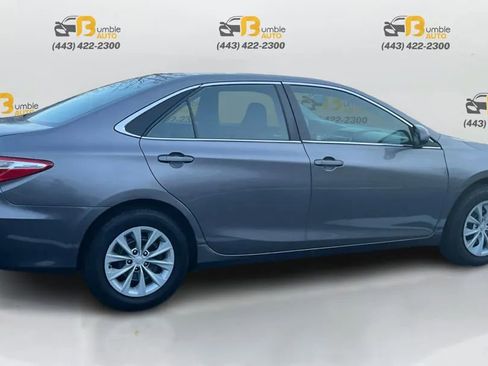 Used 2015 Toyota Camry LE image 5
