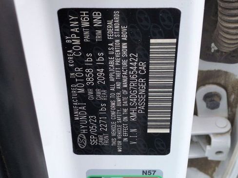 Used 2024 Hyundai Elantra SEL w/ Convenience Package image 12