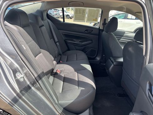 Used 2024 Nissan Altima 2.5 SV image 25