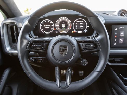 Used 2025 Porsche Cayenne Turbo image 13