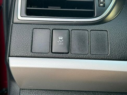 Used 2015 Toyota Camry SE image 25