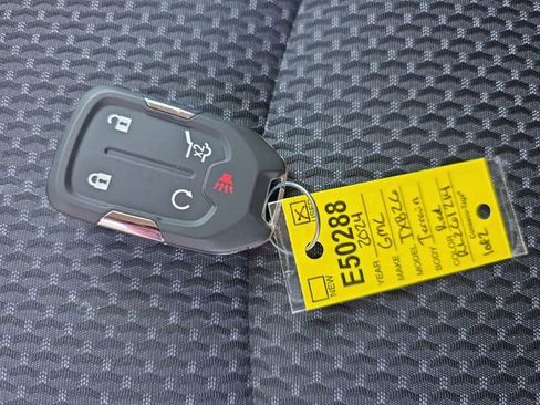 Used 2024 GMC Terrain SLE w/ Driver Convenience Package AWD/4WD image 28