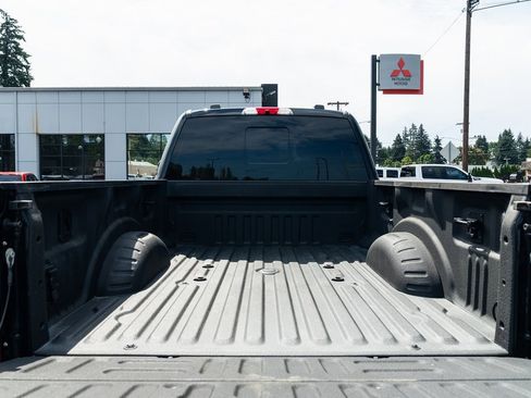 Used 2022 Ford F350 Limited image 7