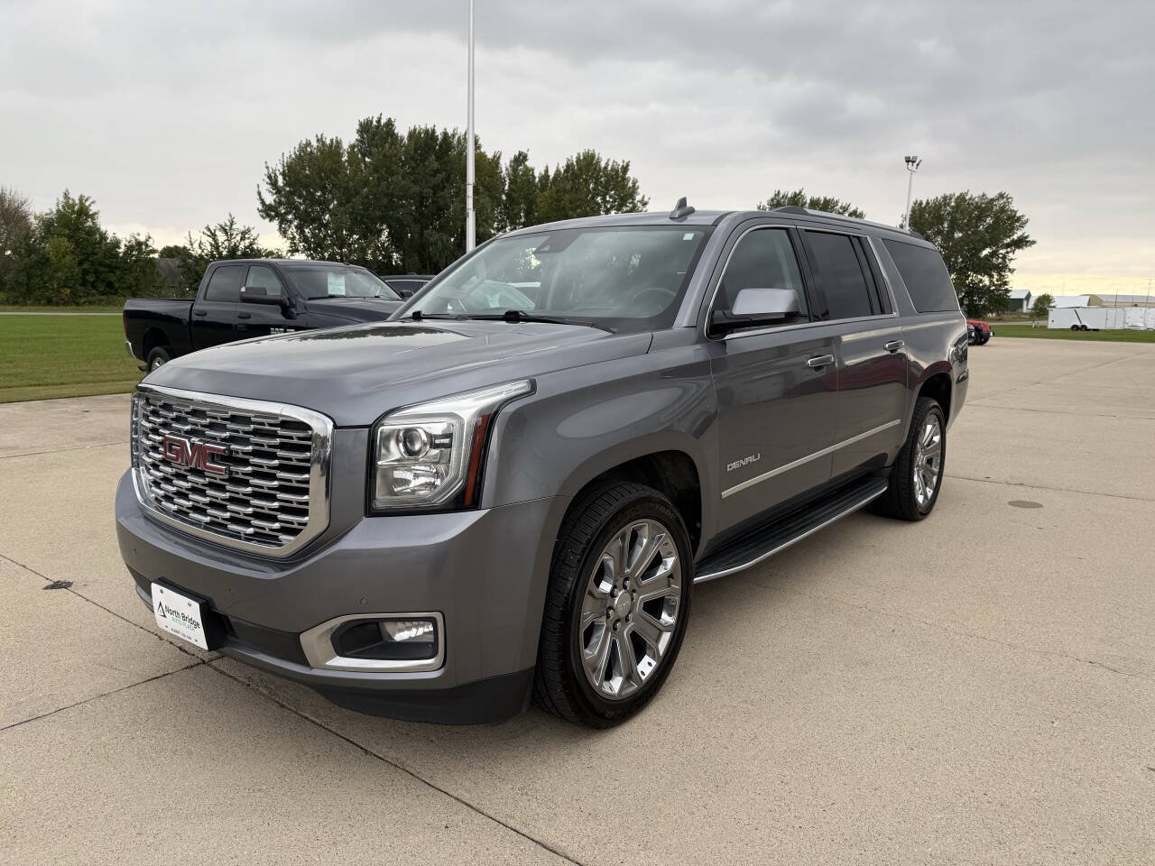 Used 2018 GMC Yukon XL Denali w/ Open Road Package AWD/4WD image 2