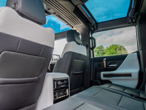 Used 2025 GMC Hummer EV 3X w/ LPO, Cargo Utility Package AWD/4WD image 20