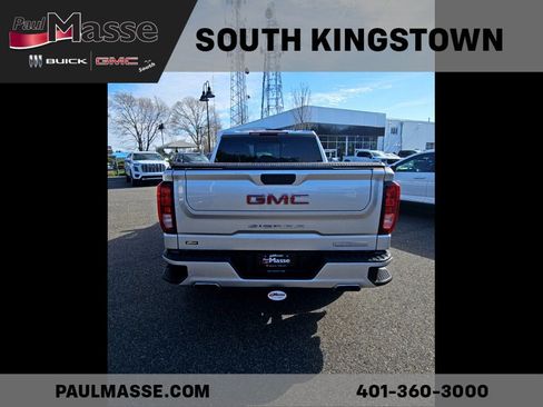 Used 2022 GMC Sierra 1500 Elevation w/ Elevation Premium Package AWD/4WD image 5