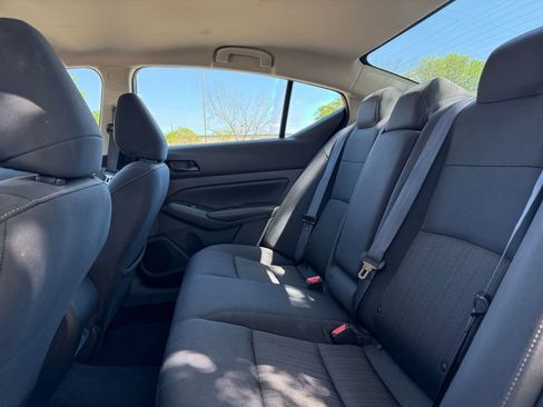 Used 2025 Nissan Altima 2.5 SV FWD image 25