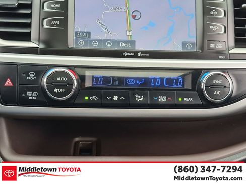 Used 2015 Toyota Highlander XLE AWD/4WD image 26