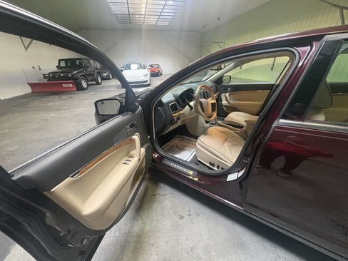 Used 2011 Lincoln MKZ w/ 102A Rapid Spec Order Code image 13