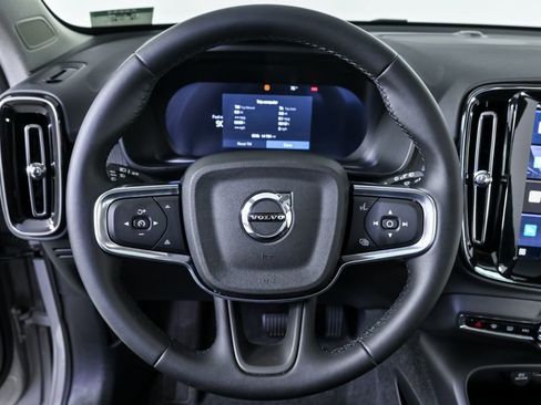 Certified 2025 Volvo XC40 B5 Plus image 10