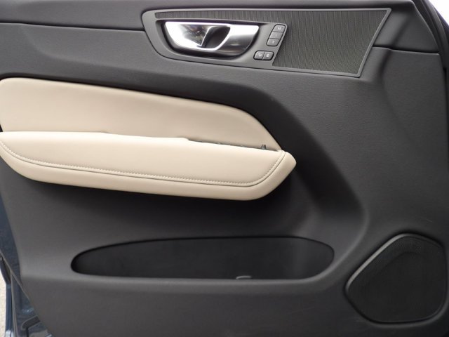 Certified 2026 Volvo XC60 B5 Plus AWD/4WD image 14