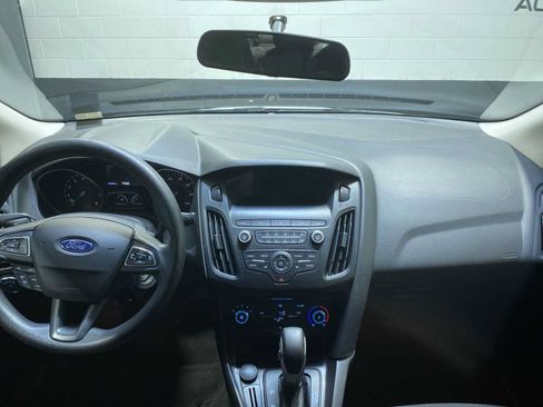 Used 2018 Ford Focus SE FWD image 10