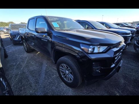 Used 2024 Chevrolet Colorado LT w/ LT Convenience Package RWD image 10