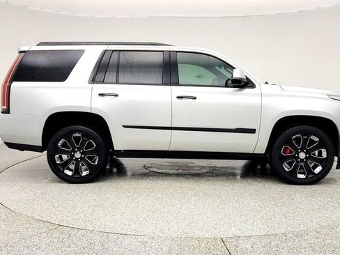 Used 2020 Cadillac Escalade Platinum image 4