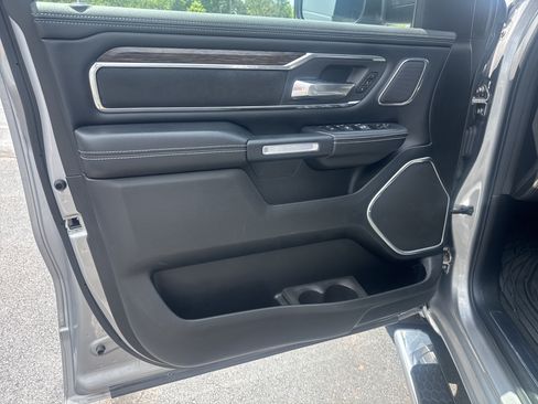 Used 2019 RAM 1500 Laramie AWD/4WD image 15
