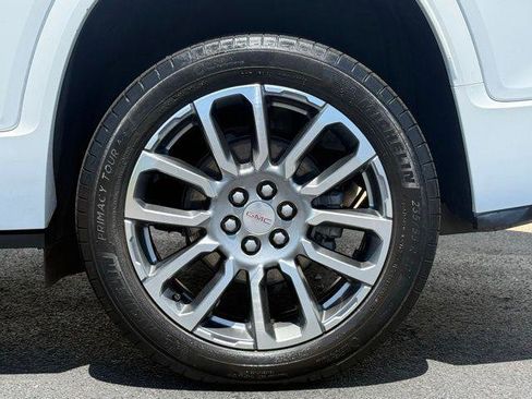 Used 2023 GMC Acadia Denali FWD image 16