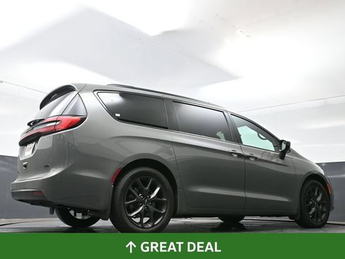 Used 2023 Chrysler Pacifica Touring-L w/ Uconnect Theater Family Group AWD/4WD image 26