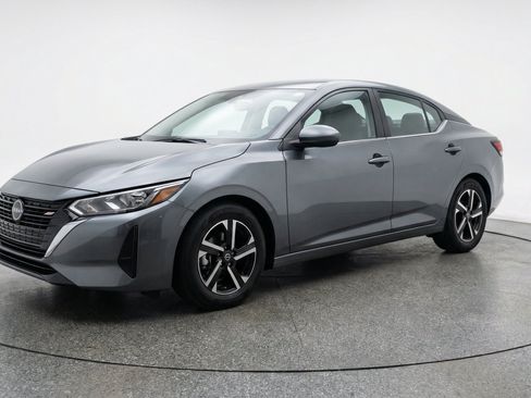 Used 2025 Nissan Sentra SV FWD image 3
