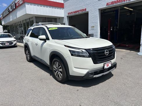 Used 2023 Nissan Pathfinder SL w/ Lighting Package (N92) AWD/4WD image 2
