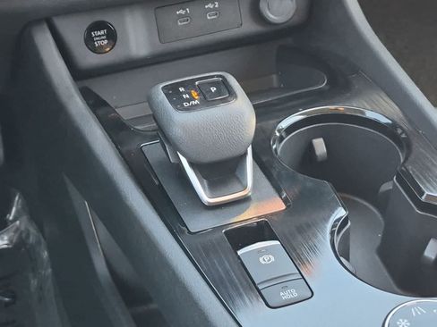 Used 2024 Nissan Rogue SV AWD/4WD image 15