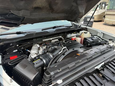 Used 2024 Chevrolet Silverado 2500 LT AWD/4WD image 31