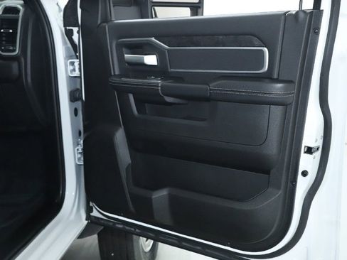 Used 2024 RAM 4500 SLT w/ Quick Order Package 2YG SLT image 33