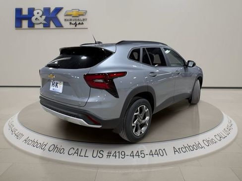 New 2026 Chevrolet Trax LT w/ Driver Confidence Package FWD image 6