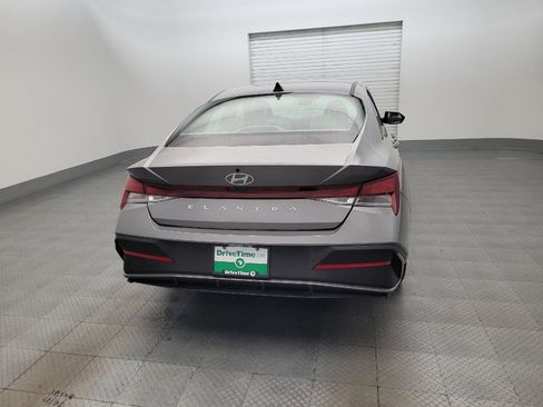 Used 2024 Hyundai Elantra SE FWD image 7