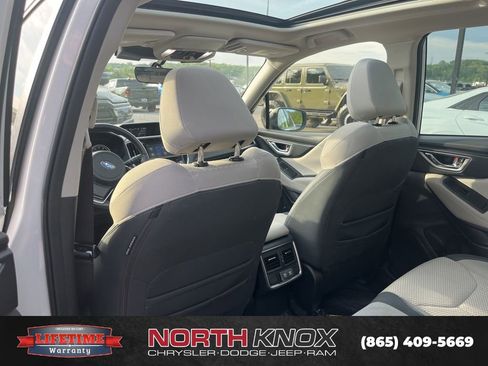 Used 2023 Subaru Forester Premium image 9