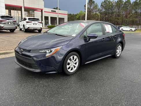 Certified 2024 Toyota Corolla LE image 1