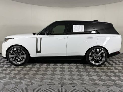 Used 2025 Land Rover Range Rover SE AWD/4WD image 3