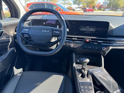 New 2026 Kia Sportage SX FWD image 9