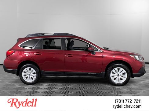 Used 2018 Subaru Outback 2.5i Premium image 6
