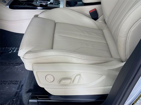 Certified 2025 Audi Q5 2.0T Premium Plus w/ Premium Plus Package image 20