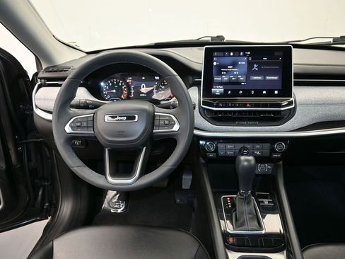 Used 2022 Jeep Compass Latitude w/ Sun and Sound Group image 16